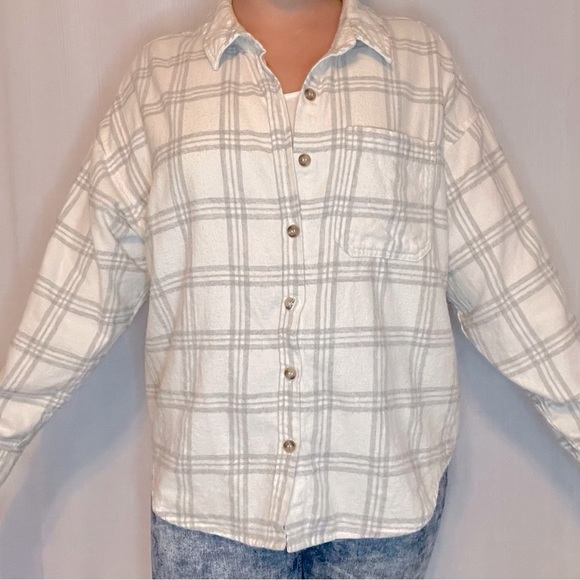 Cozy flannel button up. Size s/m. - Picture 5 of 7